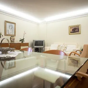 Helen's House Apartment